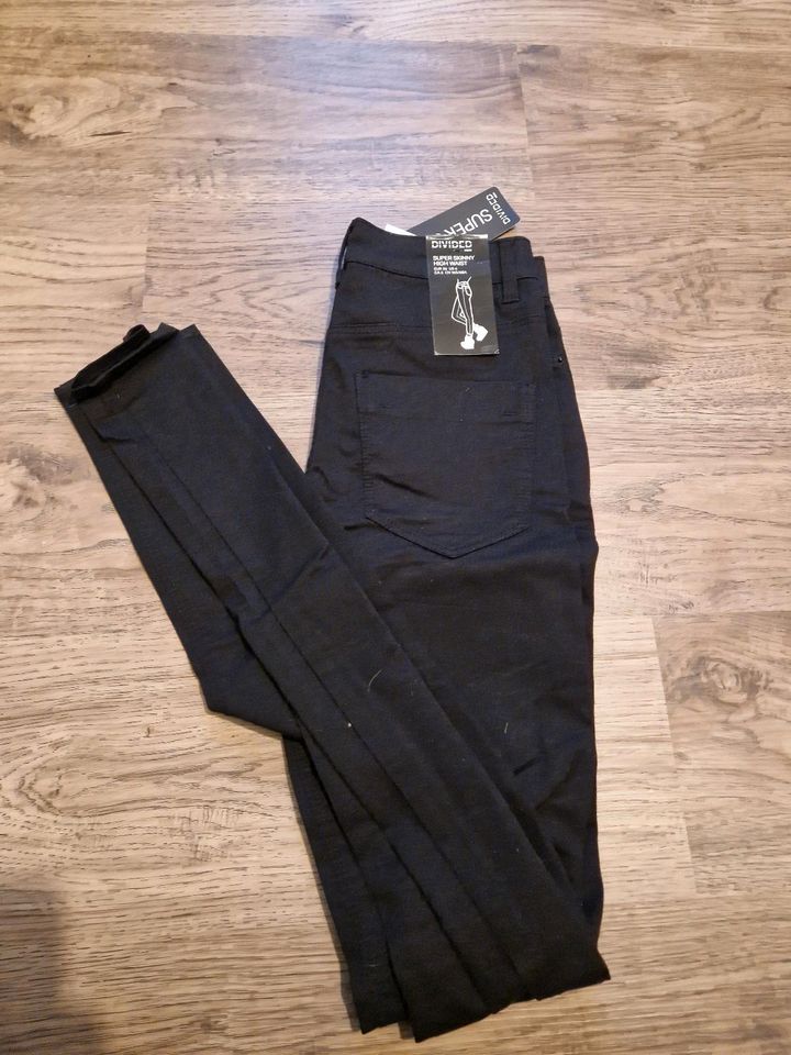 Röhren Jeans schwarz 36 in Bassum