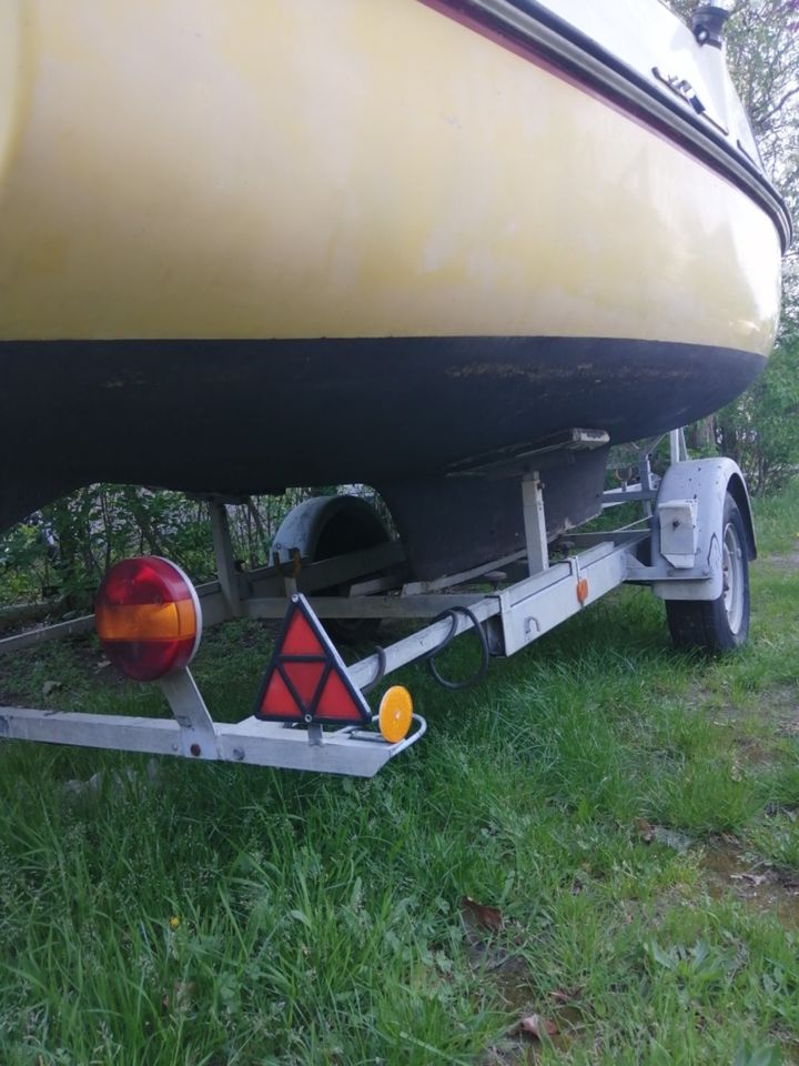 Kajütboot Wanderboot 5,90 x 2,10m inkl. Trailer mit HU in Fürstenwalde (Spree)