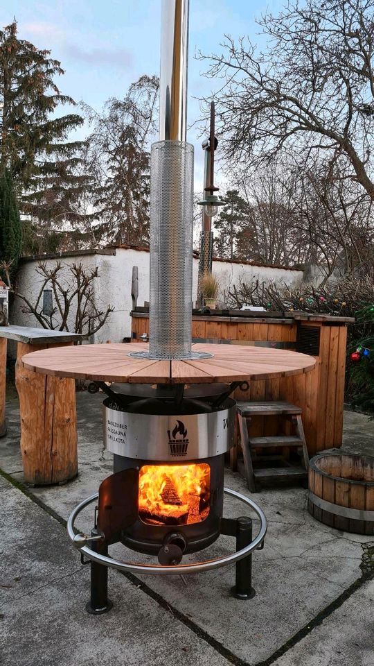 Vormontierter Bausatz oder komplett fertig Fasssauna Holzofen Saunafass Garten Sauna Harvia Saunatonne Haus Fassauna Badezuber Hot Tub Kamin Badefass Brennholz Feuertonne Tiny House Gartenhaus mobile in Erfurt