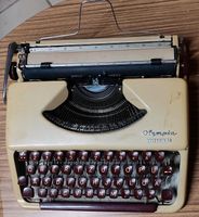 Olympia Reiseschreibmaschine, Modell „Splendid 33“, 60er Jahre Saarland - Wadern Vorschau