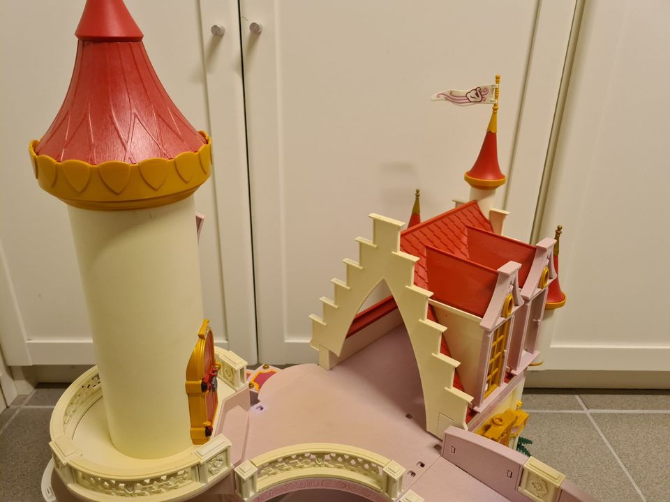 Riesiges PLAYMOBIL 5142 Prinzessinnen Schloss Figuren usw in Erkelenz