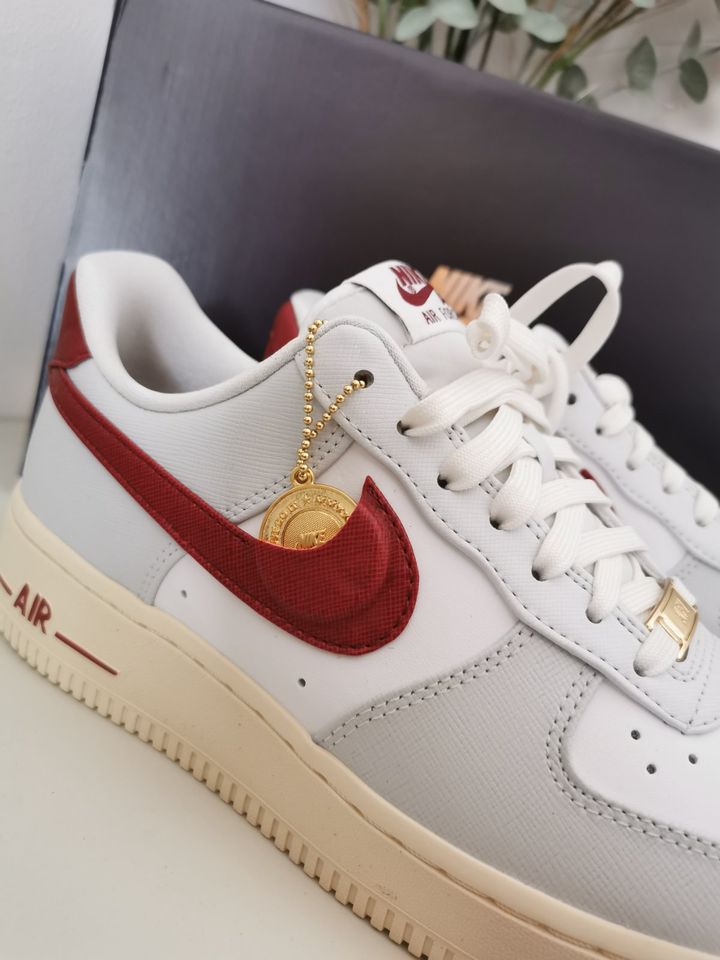 Nike Air Force 1 - neu gr 38 & 40 - Mit Kette Taler wiess bordeux in Essen