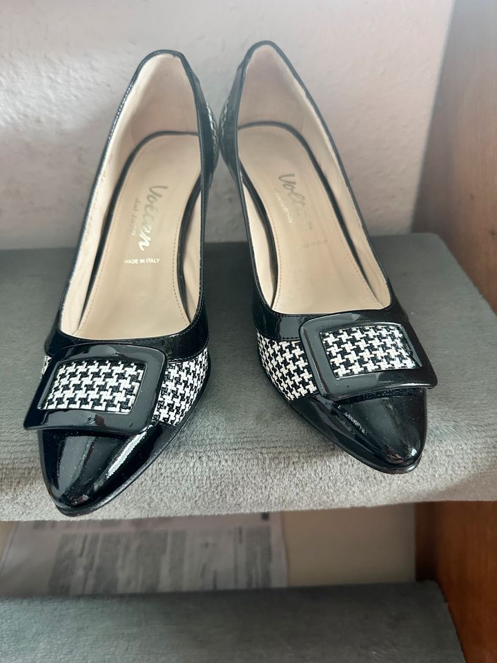 Voltan Pumps aus Italien Größe 38 in schwarz/weiß in Hannover -  Bothfeld-Vahrenheide | eBay Kleinanzeigen ist jetzt Kleinanzeigen