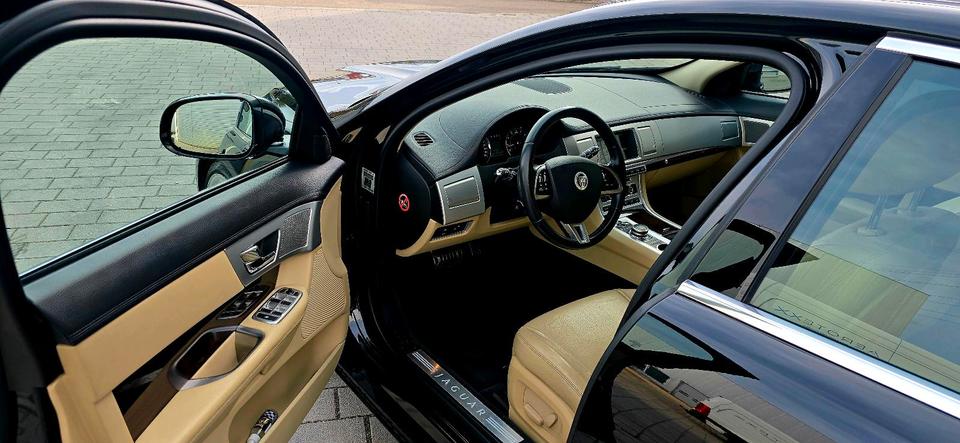 Jaguar XF 3.0 V6 Kompressor 340 PS BTH LEDER CAM NAVI BI-X in Schwäbisch Gmünd