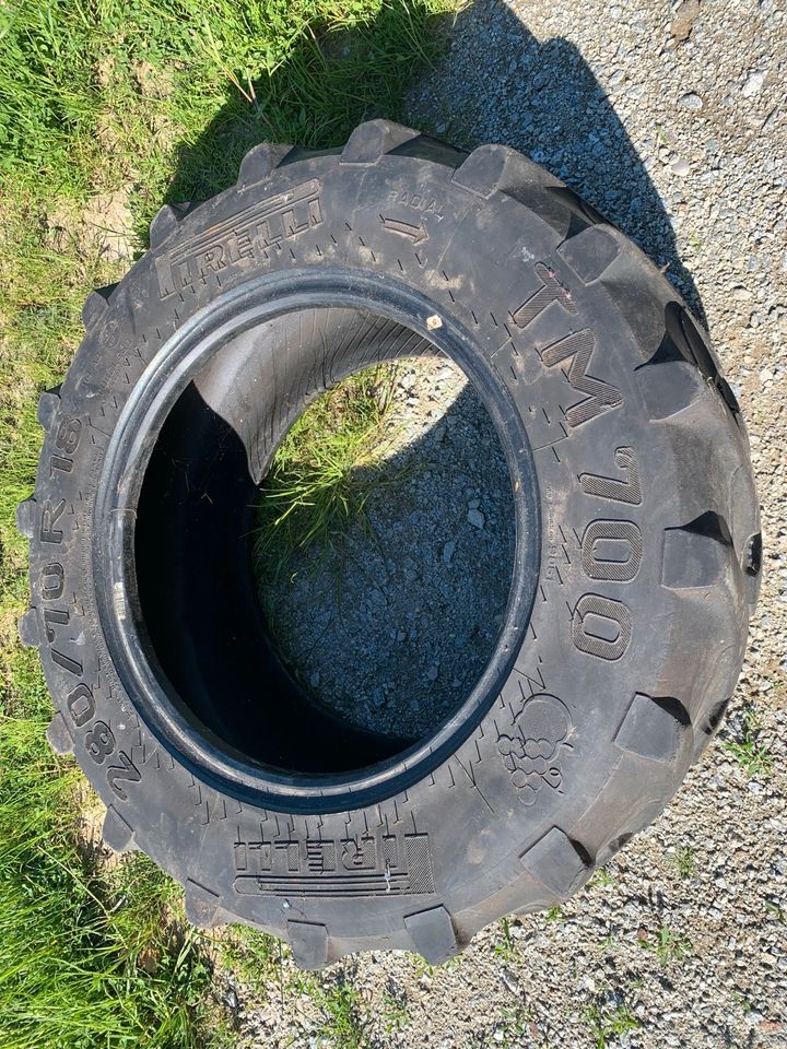 Verkaufe 2 Stück Pirelli Reifen Profiltiefe ca 1,5 cm TM700 in Neuhaus am Inn