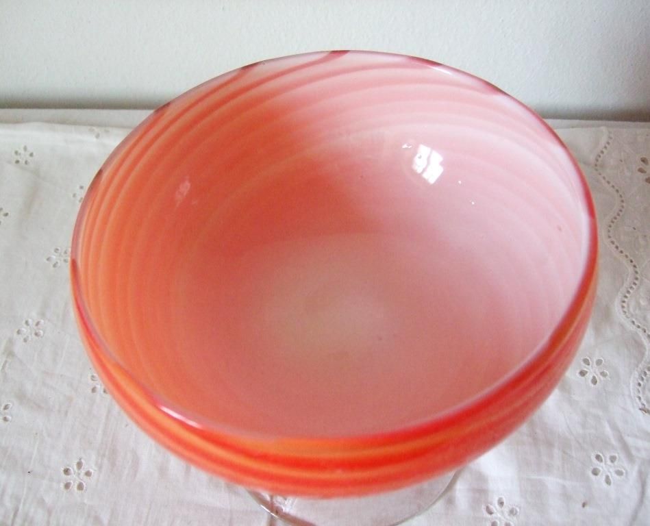 Vintage: Glas-Schale mit Fuß orange Überfangglas 70er? in Trier