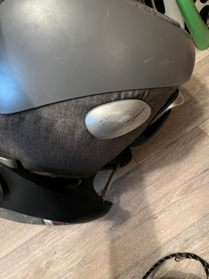 Cybex Cloud Platinum,isofix, Autositz Kindersitz schale, liegefun in Schonungen