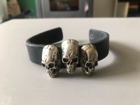 Armband mit Totenköpfen / Lederriemen mit 3 x Totenkopf Nordrhein-Westfalen - Krefeld Vorschau