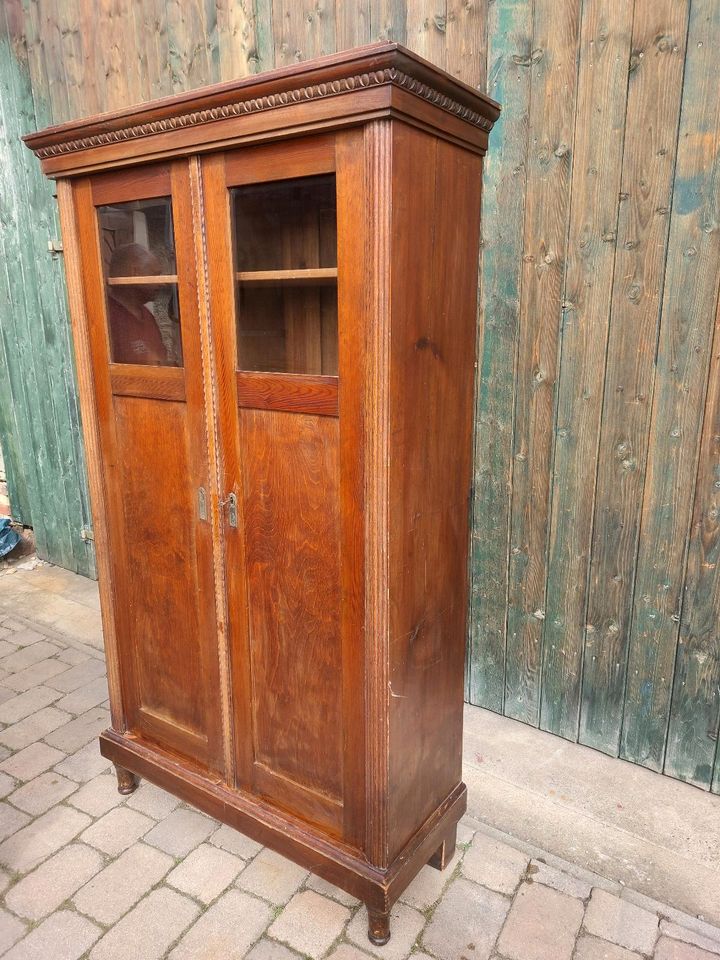 Alter Bücherschrank Regal Vitrine Holzschrank Antik in Leipzig