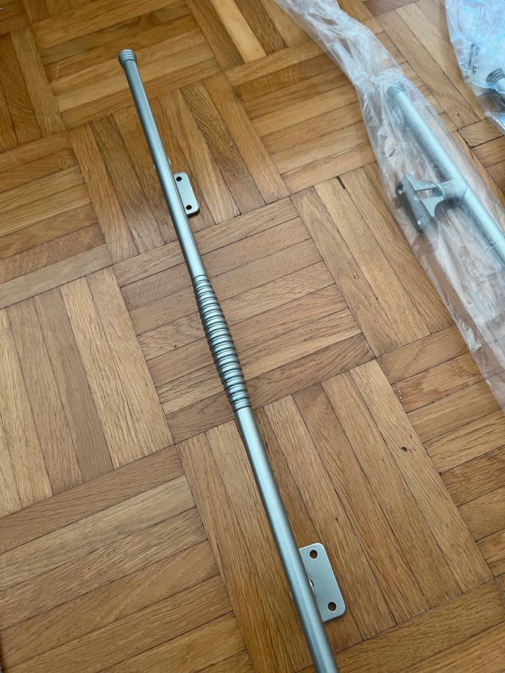Türgriffe - silber grau - Griffe für Schrank - circa 1m 110cm in Eching (Kr Freising)