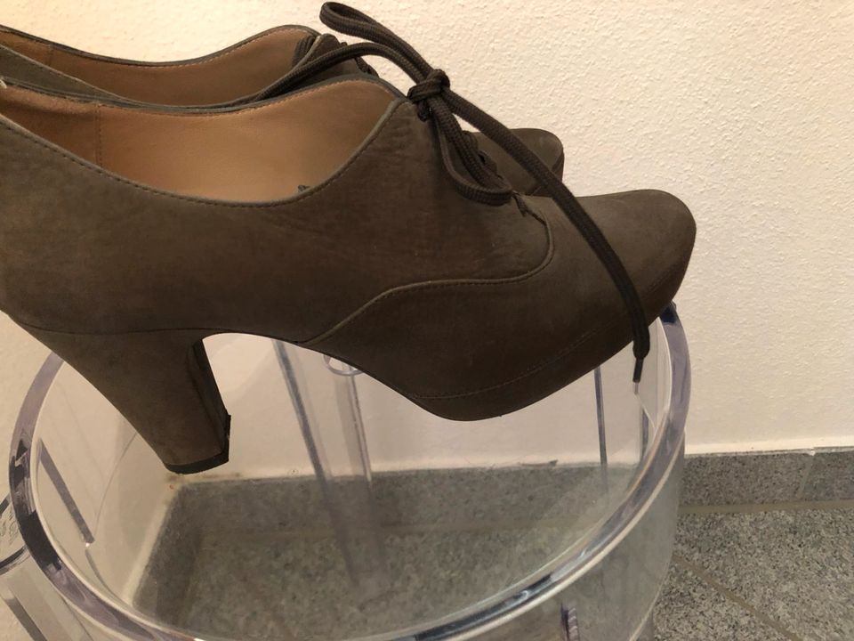 UNISA PUMPS Ankle Booties graubraun Gr 38 in Velden