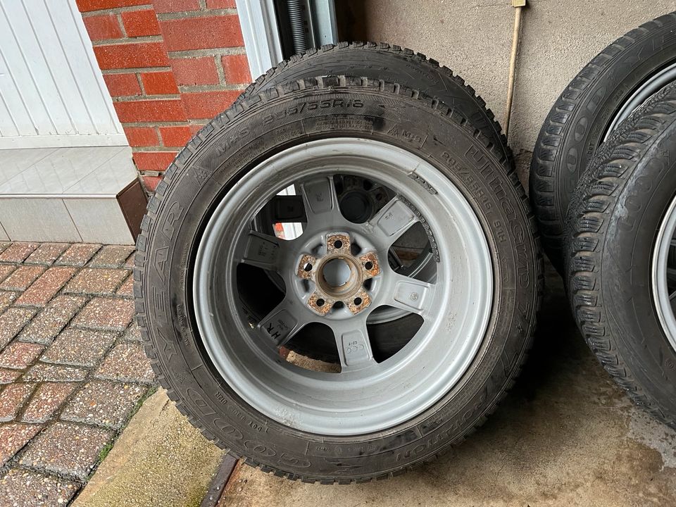 7jx16h2 Alufelgen mit Goodyear Ultragrip Winterreifen 205/55 r16 in Mönchengladbach