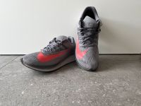 Nike Sneaker grau - US11 - EUR 45 Frankfurt am Main - Sachsenhausen Vorschau