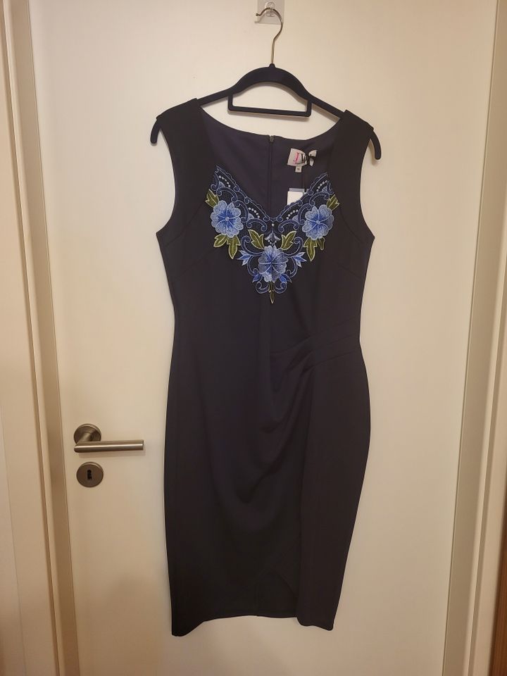 Damenkleid Neu Blau mit Details Gr 42 in Stuttgart