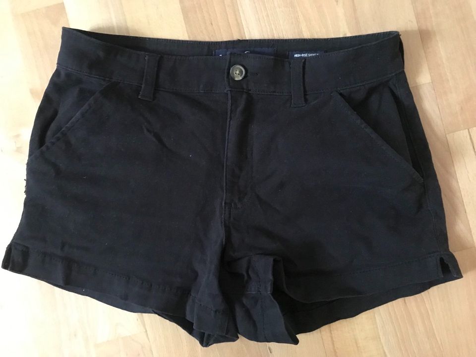 Hollister High rise shorts (US 7, w28) in Köln