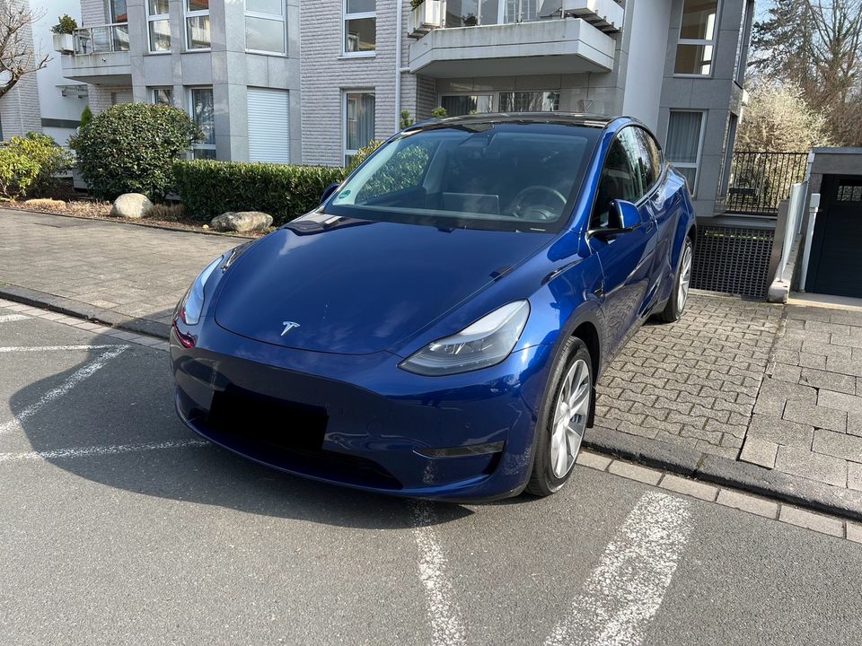 Tesla Model Y LR Dual Motor in Düsseldorf