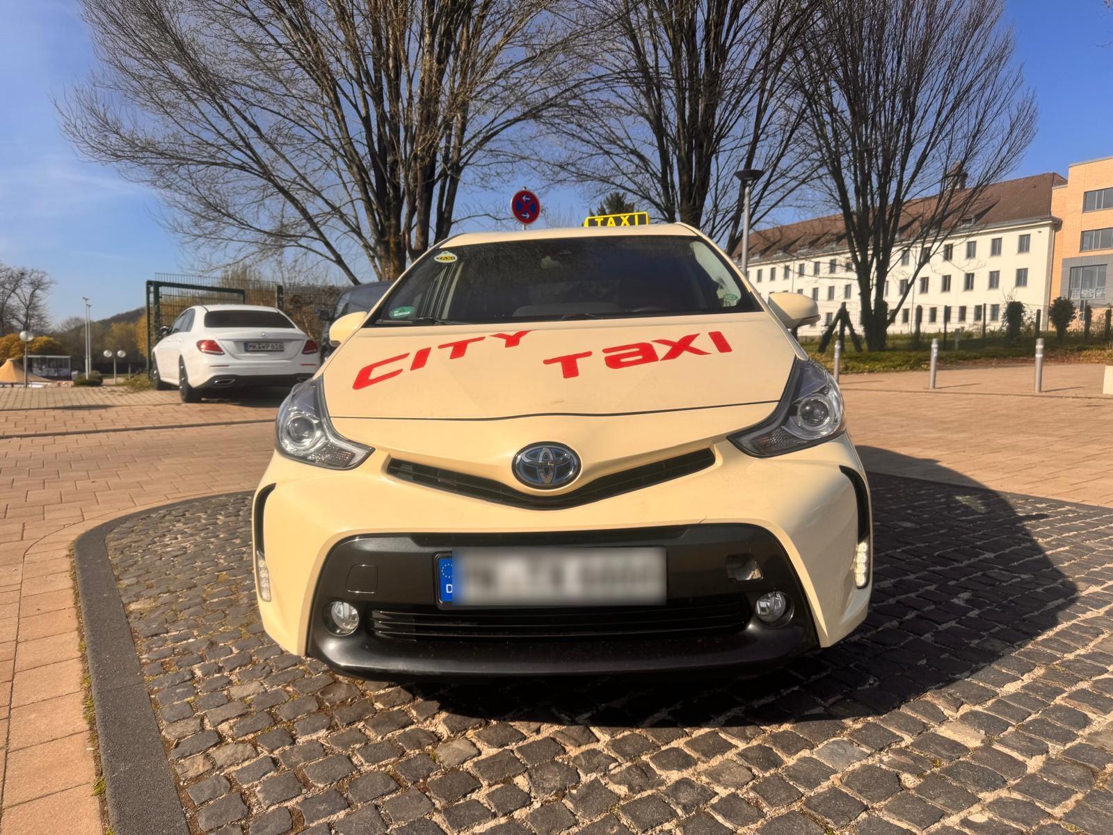 Abbildung des Autos Toyota Prius Plus+ &#x2F…