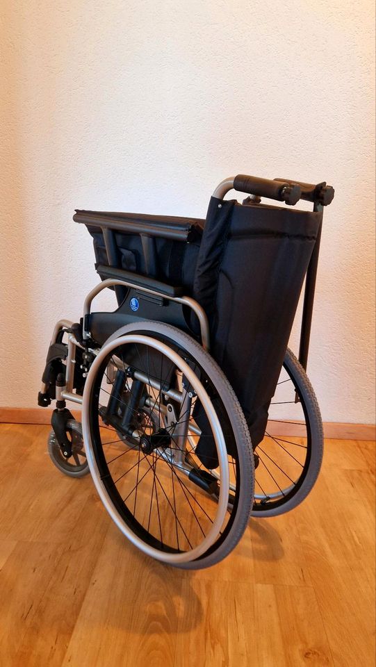 Neuware  Xl Rollstuhl Schwerlastrollstuhl in Stockach