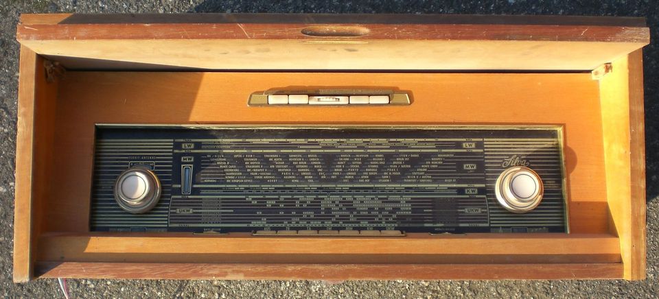 Röhren-Radio aus Silva TV/Radio-Möbel 50er/60er Jahre in Hamburg