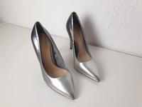 High Heels Zara gr 35 Pumps Schuhe Hackenschuhe Silber Woman Mitte - Wedding Vorschau