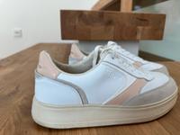 Blauer Sneaker Sportschuhe 39 Leder weiß rosa Hessen - Pohlheim Vorschau