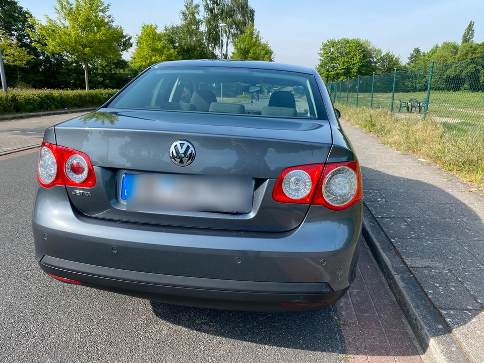 VW Jetta 1.6 in Bremen