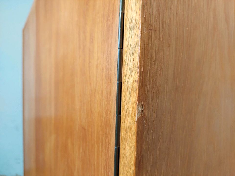 Vintage Hellerau 414 Kleiderschrank Holzschrank 60er 70er DDR in Leipzig