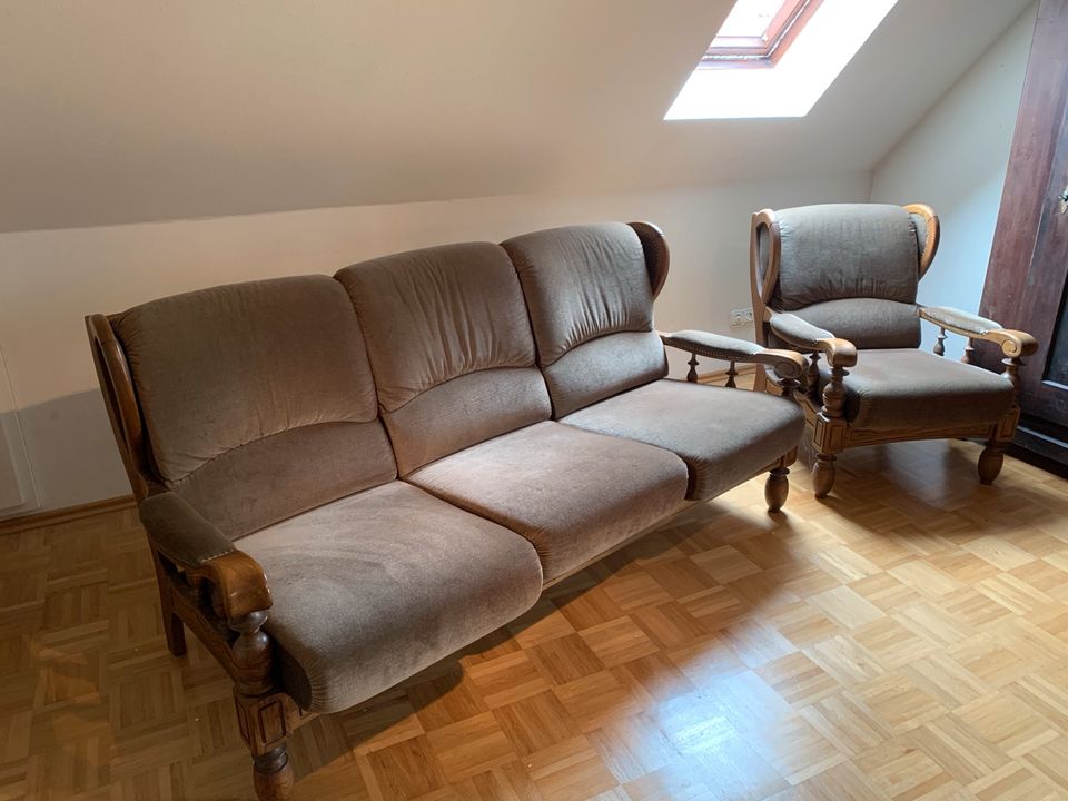 Sofa mit Sessel in Mainstockheim