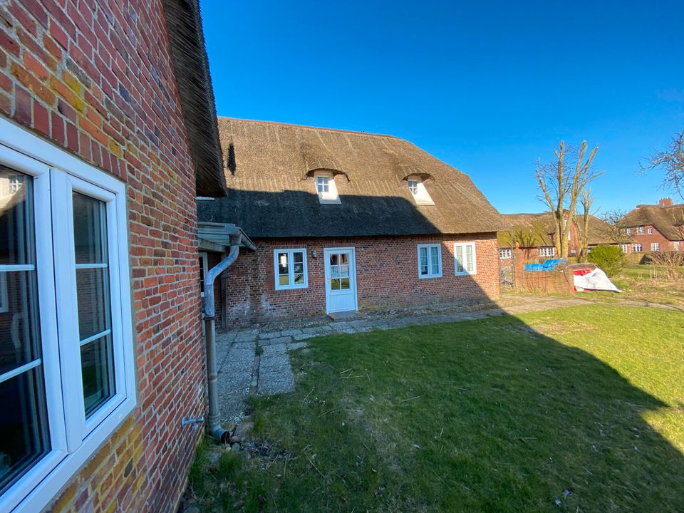 Baugrundstück zur Bebauung mit einem Doppelhaus unter Reet in Wyk