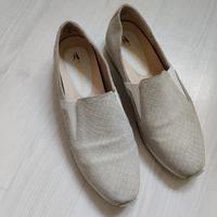 Hush Puppies, helle Lederslipper, Gr. 40 (6,5) Friedrichshain-Kreuzberg - Kreuzberg Vorschau