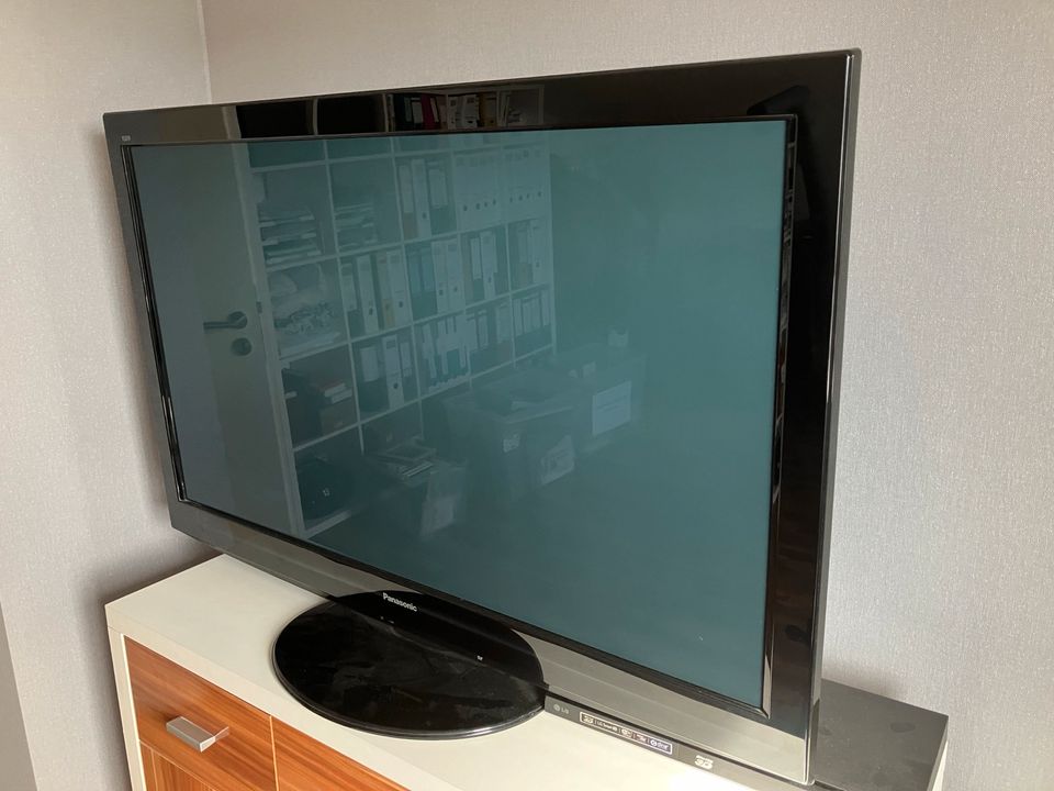 Panasonic TXP 46 GW20 TV mit Standfuß in Langenbach bei Kirburg