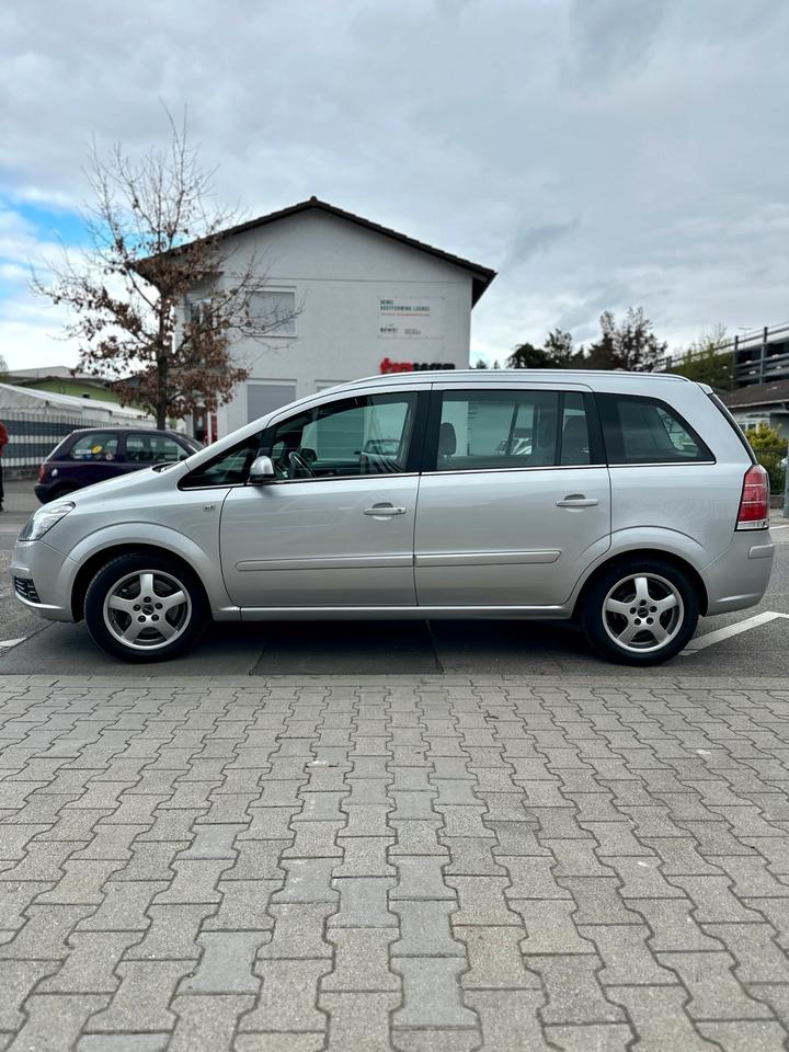 Opel Zafira 2,2 Automatik, Steuerkette NEU, 7 Sitzer, TÜV NEU in Heidelberg
