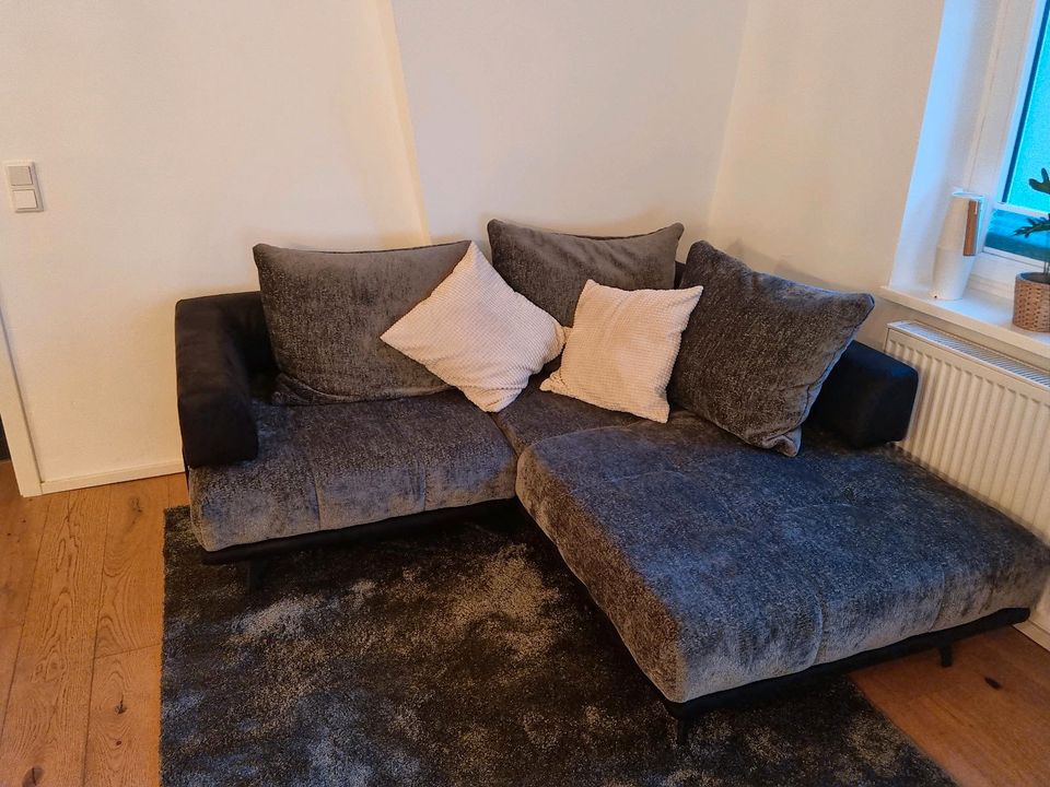 Mömax Couch Sofa Eckcouch wie neu in Frankfurt am Main
