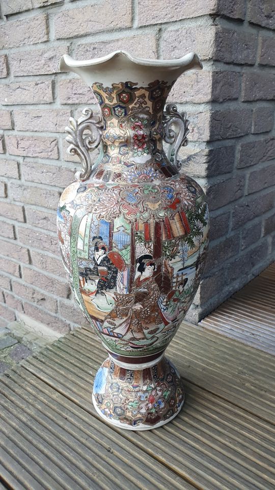 Antike Vase in Laatzen