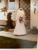 Hochzeitskleid, Größe 42 mit Reifrock und reiner Spitze Hessen - Grebenstein Vorschau