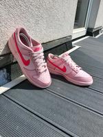 Nike Dunk Low Triple Pink GS 39 Nordrhein-Westfalen - Geilenkirchen Vorschau