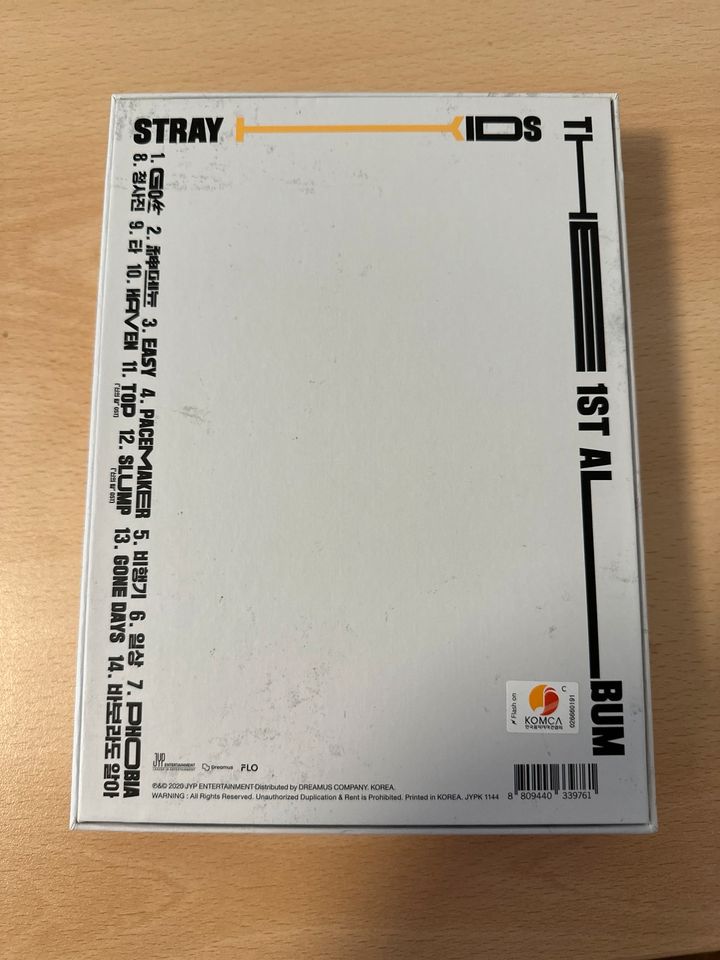 Stray Kids Album Go Type B( echtes Autogramm von Felix) in Essen