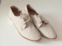 BESTELLE Damen Leder Schnürschuhe hellbeige Gr.39 Bayern - Landshut Vorschau