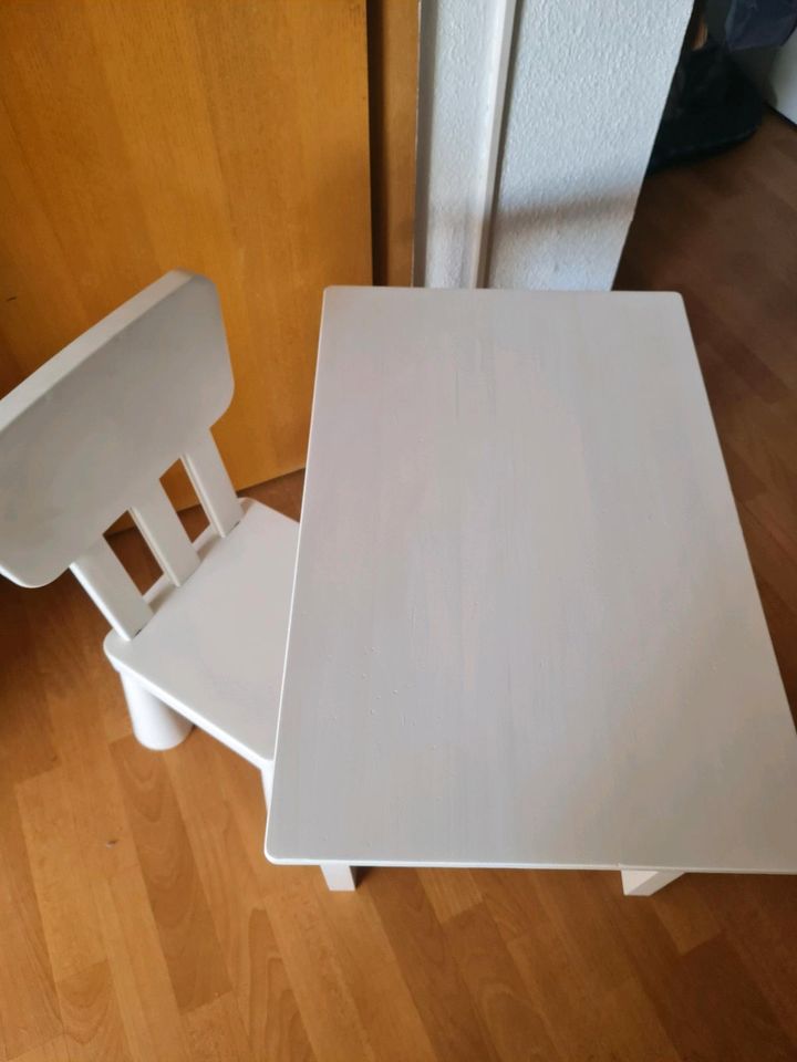 Kindertisch plus Stuhl zu verkaufen in Neubrandenburg