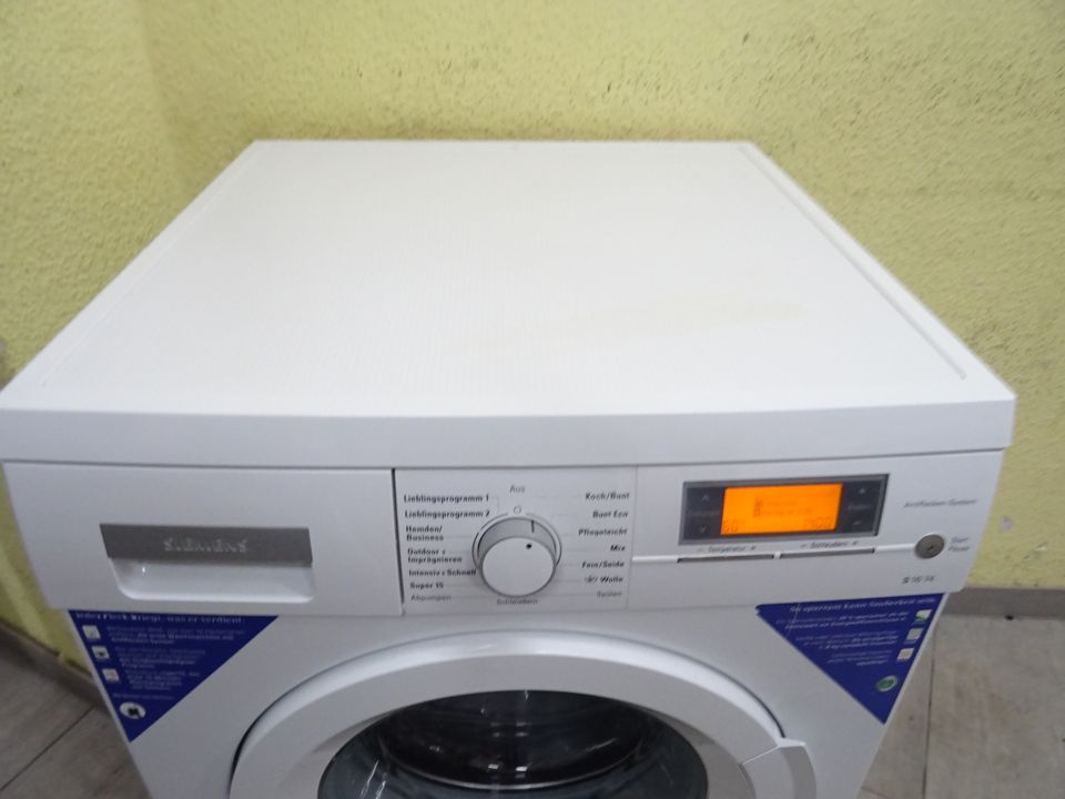 Waschmaschine Siemens 1400U/MIN AA 8Kg ** 1 Jahr Garantie** in Berlin