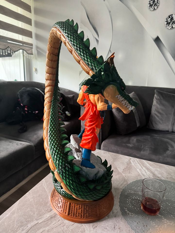 Son Goku und shenlong ca 65 cm hoch in Gelsenkirchen