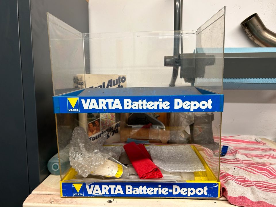 Varta Ladenauslage, Retro Tankstelle in Tamm