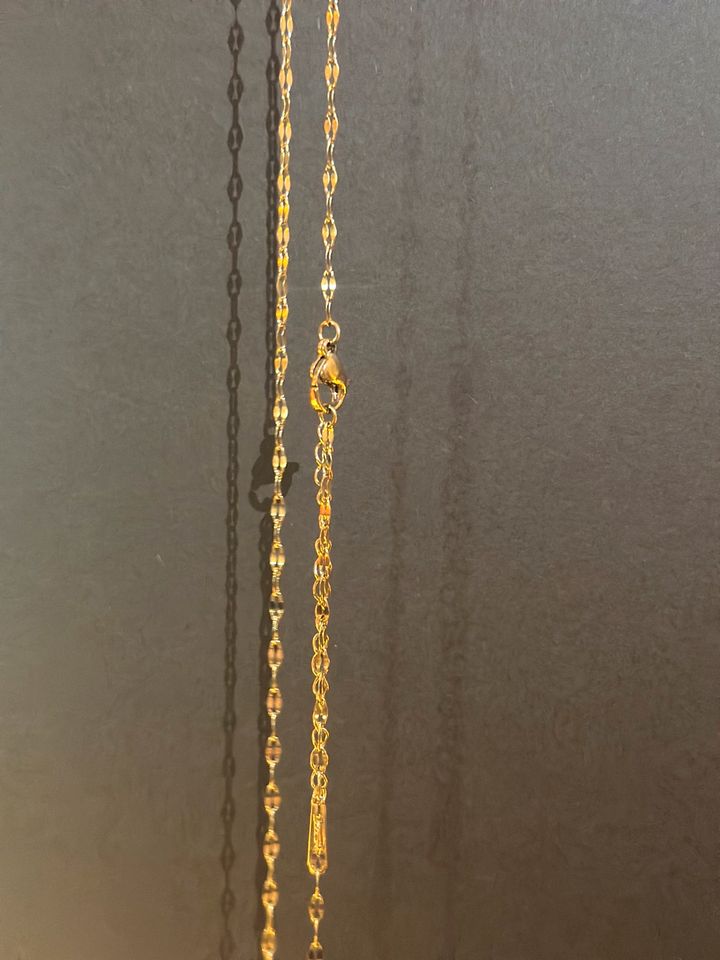 Damen Halskette Gold (mit Kristal Anhänger) in Tangstedt 