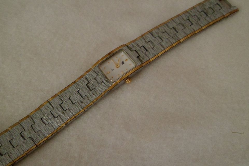 GM Damen Uhr - Armbanduhr Quartz, Silberfarben mit Goldrand in Rostock