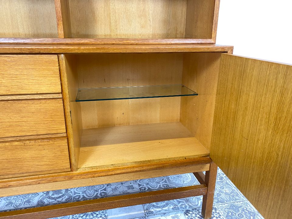 WMK Hochwertiger skandinavischer Bücherschrank aus vollem Holz mit verstellbaren Regalböden , Vitrine und Schubladen # Regal Bücherregal Regalwand Kommode Sideboard Highboard Mid-Century Vintage 60er in Berlin