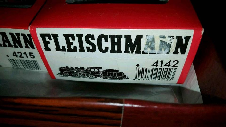 Fleischmann 4142 H0 + Postwagen in Gelsenkirchen