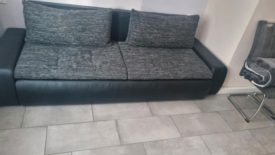 Couch - Schlafsofa in Brünn bei Eisfeld