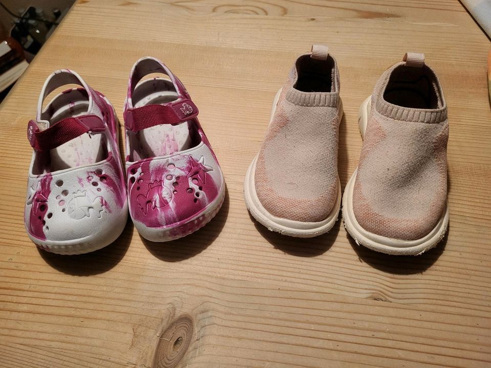 Mädchen Schuhe, Sandalen Größe 23 im Set in Oberau