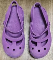 Crocs Hausschuh Gr 30 31 lila Schwimmschuhe Badeschuhe Hessen - Gießen Vorschau