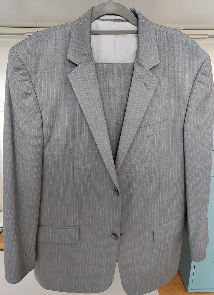 Hochwertiger grauer Anzug, Nadelstreifen, s.Oliver Selection in Jüchen